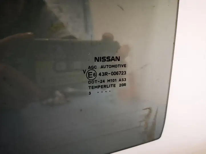 Nissan Qashqai (2010 - 2013) E643R006723 Стекло задней двери — фото 2