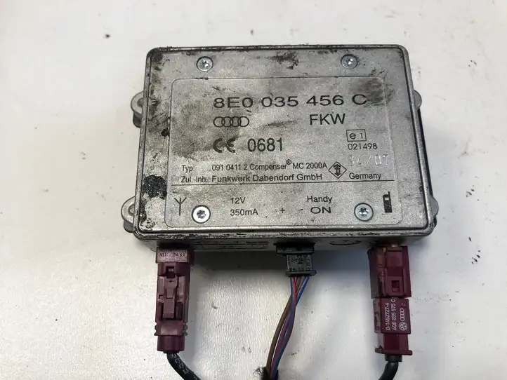 Audi A4 S4 B7 8E 8H (2004 - 2009) 8E0035456C Усилитель антенны — фото 1