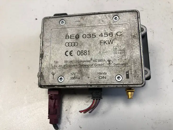 Audi A4 S4 B7 8E 8H (2004 - 2009) 8E0035456C Усилитель антенны — фото 1