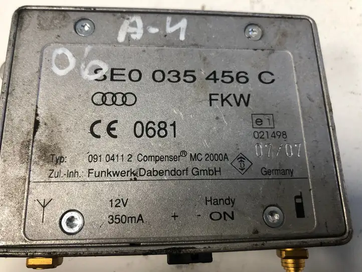 Audi A4 S4 B7 8E 8H (2004 - 2009) 8E0035456C Усилитель антенны — фото 3