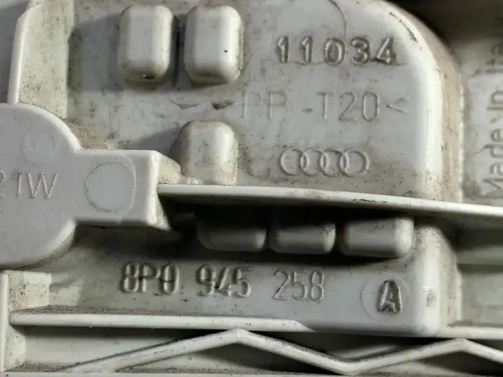 Audi A3/S3 8L (2000 - 2003) 8P0945096A Задний фонарь в кузове — фото 5