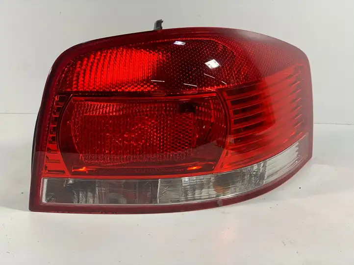 Audi A3/S3 8L (2000 - 2003) 8P0945096A Задний фонарь в кузове — фото 6