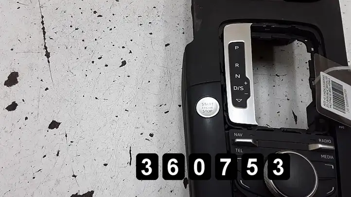 Audi A3/S3 8P (2008 - 2013) 8V0919614C nav control, gearstick trim Другие включатели / ручки/ переключатели — фото 5