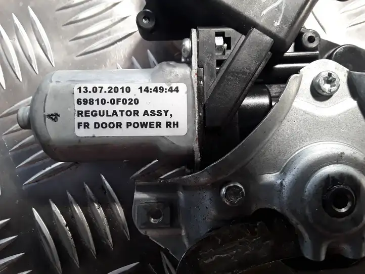 Toyota Verso (2009 - 2012) 698100F020 Электростеклоподъемник передний (комплект) — фото 2