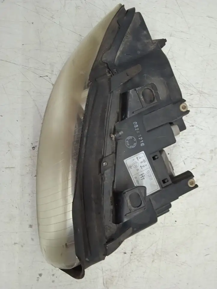 Audi A4 S4 B6 8E 8H (2000 - 2006) 08241210 Передняя фара — фото 2