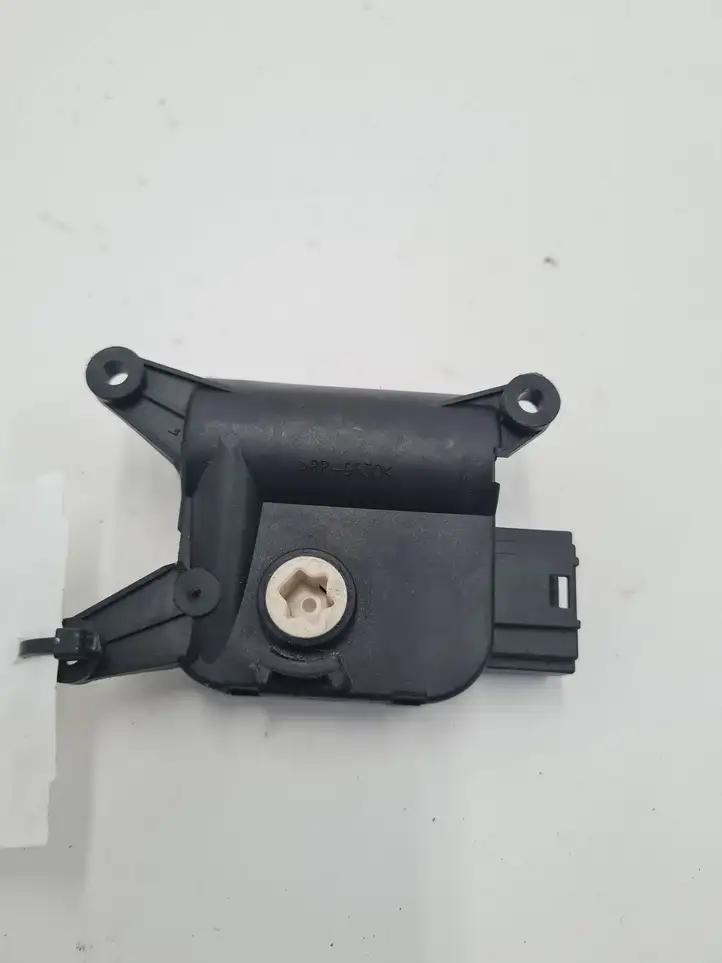 Volkswagen Golf Plus (2004 - 2008) 0132801363 Двигатель задвижки потока воздуха — фото 2