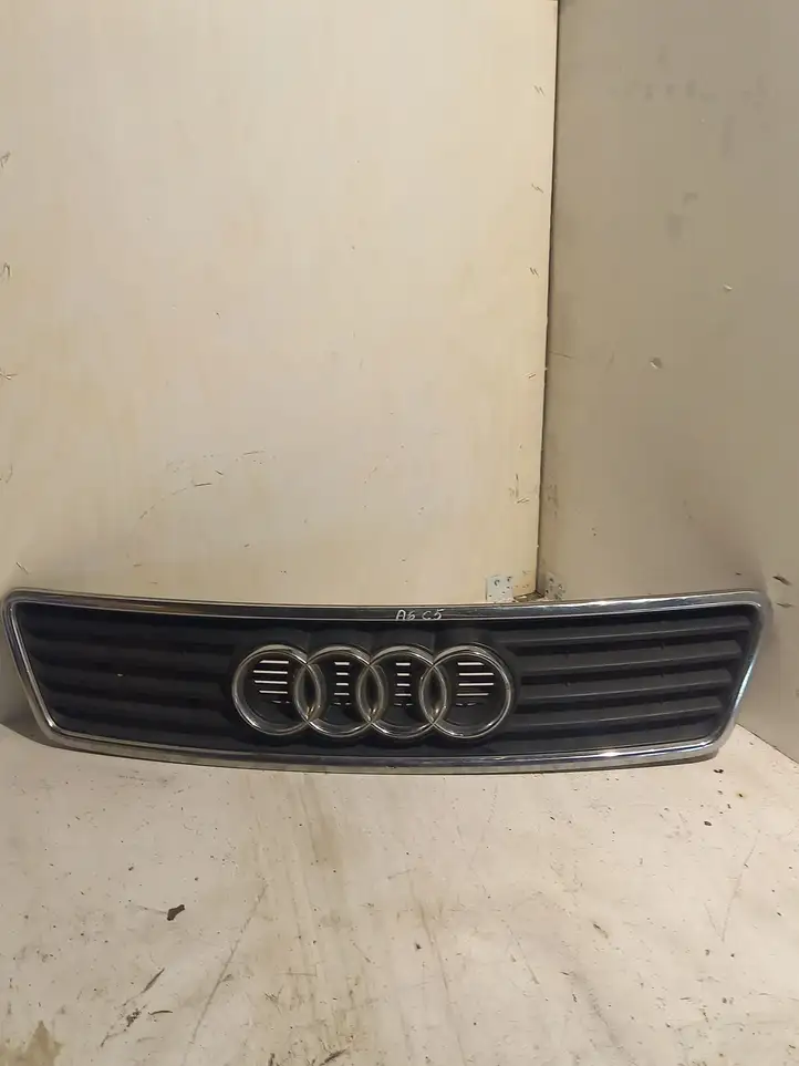 Audi A6 S6 C5 4B (2001 - 2004) 4B0853651A Верхняя решетка радиатора — фото 1