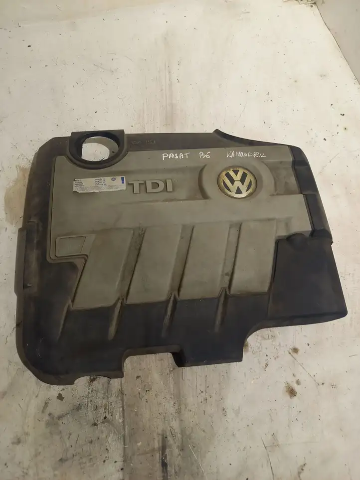 Volkswagen PASSAT B6 (2005 - 2010) 03L103925 Крышка двигателя декоративная — фото 1