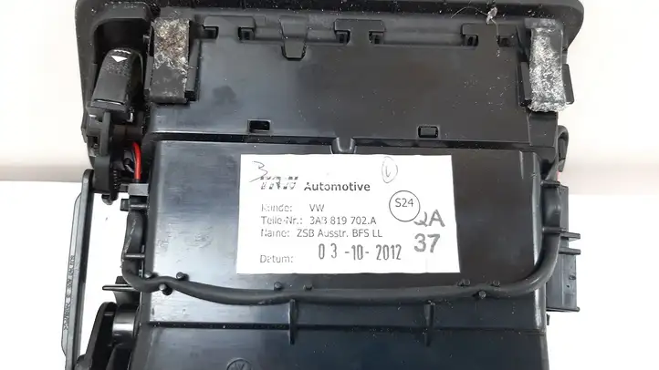 Volkswagen PASSAT B7 (2011 - 2014) Боковой воздушный дефлектор — фото 3