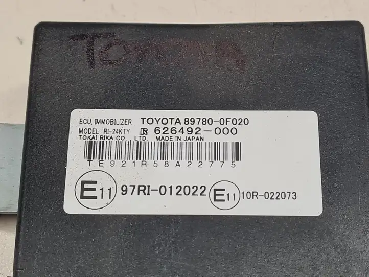 Toyota Corolla Verso E121 (2004 - 2007) 897800F020 Блок иммобилайзера — фото 2