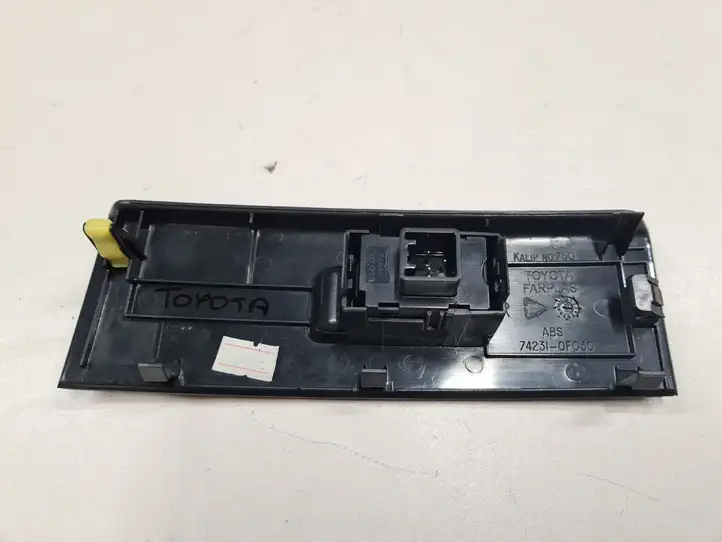 Toyota Corolla Verso E121 (2004 - 2007) 742310F030 Кнопка стеклоподъемников — фото 2