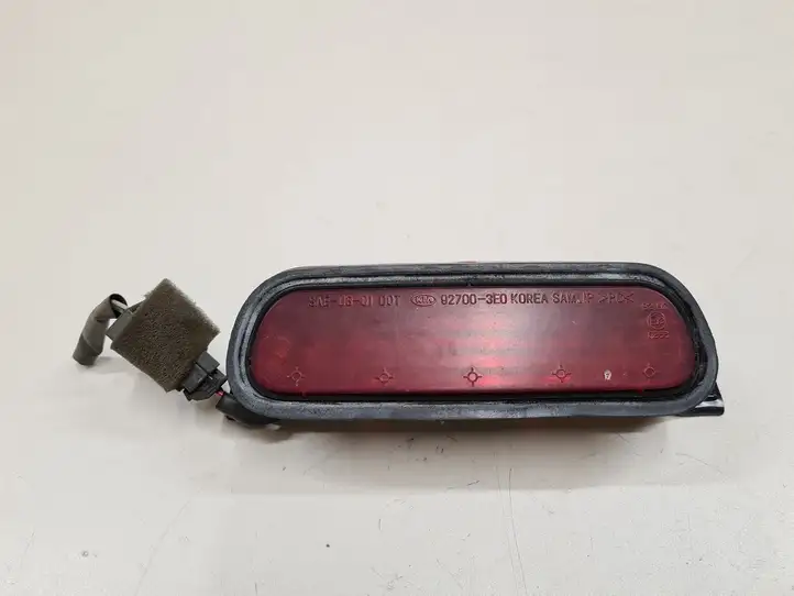 Kia Sorento (2002 - 2006) 927003E0 Дополнительный стоп фонарь — фото 1