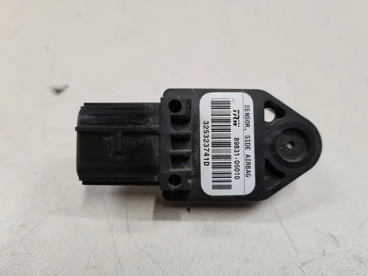 Toyota Avensis T250 (2006 - 2009) 8983105010 Датчик удара SRS — фото 1