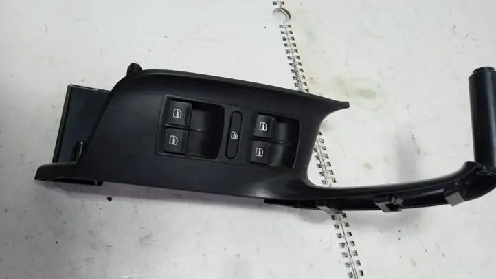 Seat Ibiza IV (6J,6P) (2008 - 2017) 1K49598579 Ручка закрывания двери — фото 1