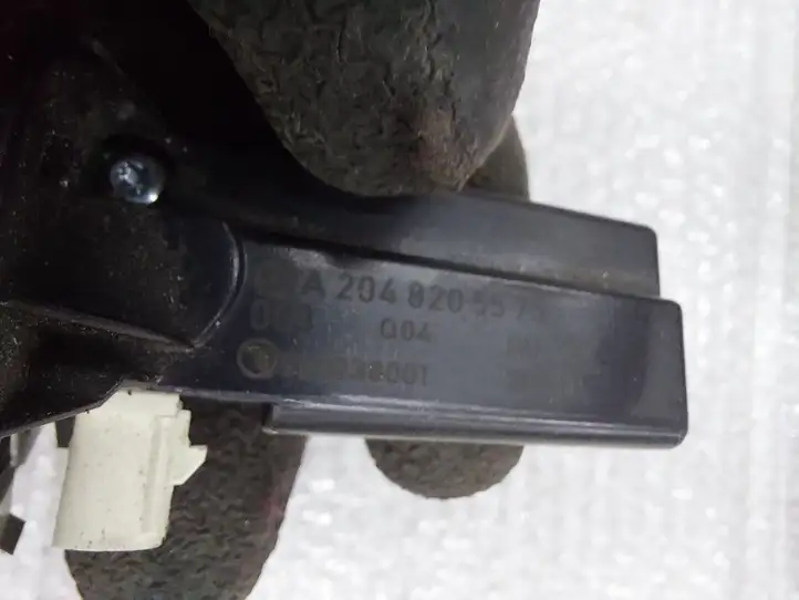Mercedes-Benz CLA C117,X117,W117 (2013 - 2019) A2048205575 Усилитель антенны — фото 2