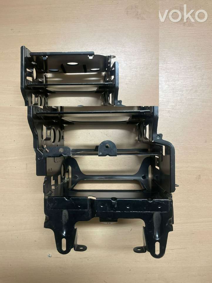 Audi A6 (2004 - 2008)  4F0035209A Держатель / кронштейн усилителя звука