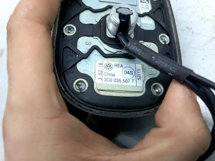 Volkswagen Jetta VI (2011 - 2018) 3C0035507T GPS антенна — фото 3