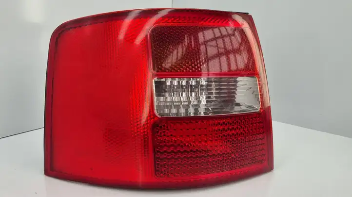 Audi A6 S6 C5 4B (2001 - 2004) 4B9945095F Задний фонарь в кузове — фото 1
