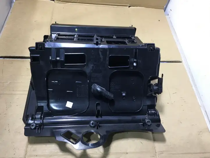 Volkswagen PASSAT B7 (2011 - 2014) 3AB8570971QB Вещевой ящик — фото 3