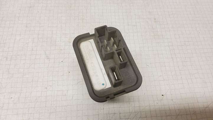 Opel Zafira (2006 - 2008)  52488536 Реостат вентилятора печки