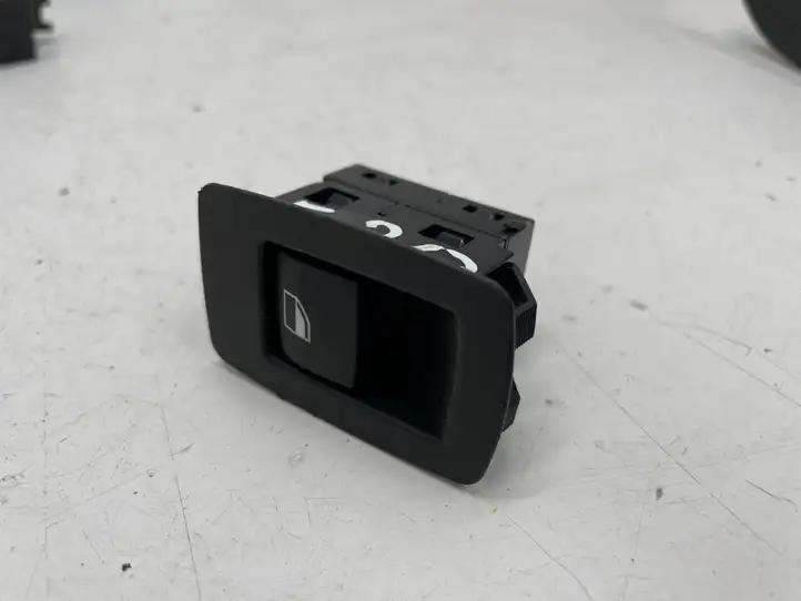 BMW 1 F20 F21 (2011 - 2019) 9208106 Блок кнопок стеклоподъемников — фото 1
