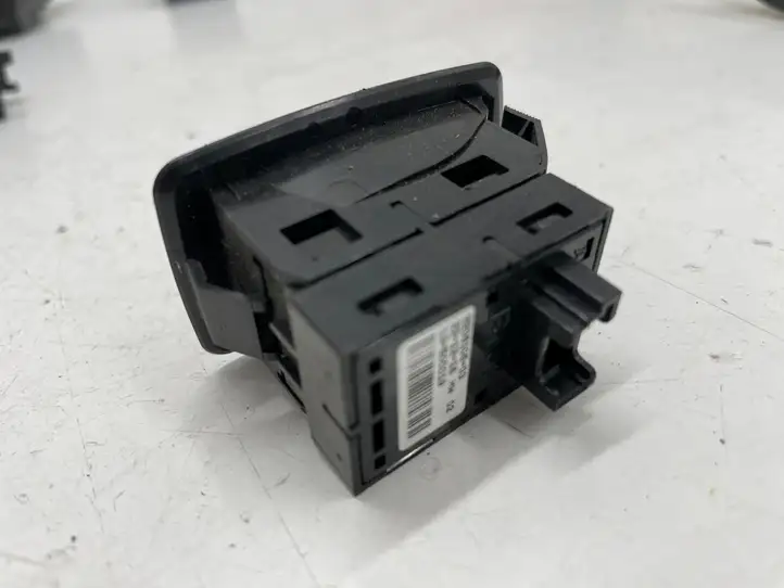 BMW 1 F20 F21 (2011 - 2019) 9208106 Блок кнопок стеклоподъемников — фото 2