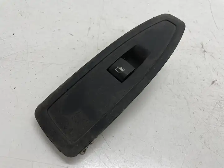 BMW 1 F20 F21 (2011 - 2019) 9208107 Блок кнопок стеклоподъемников — фото 1