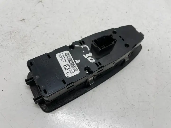 BMW 3 F30 F35 F31 (2012 - 2018) 9208110 Блок кнопок стеклоподъемников — фото 2