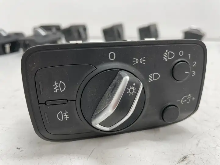 Audi A3/S3 8V (2016 - 2020) 8V0941531AG Включатель фонарей — фото 1