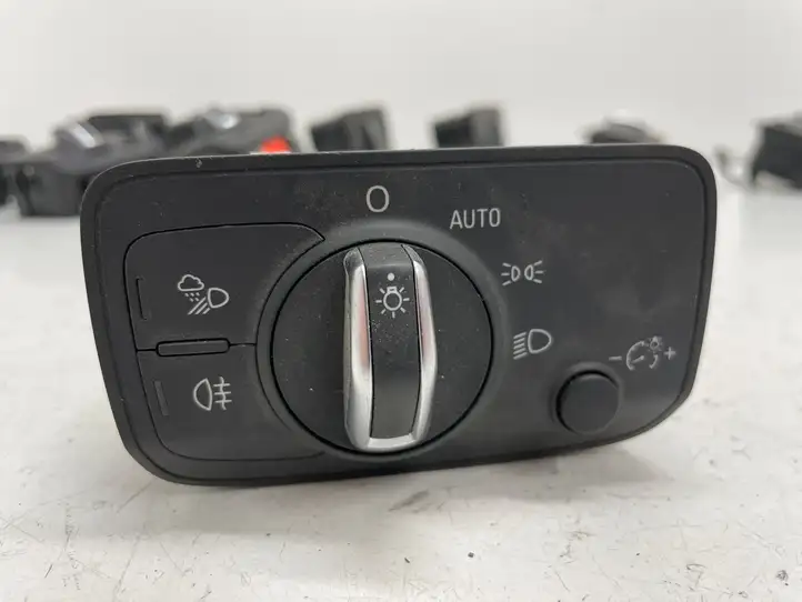 Audi A3/S3 8V (2016 - 2020) 8V0941531AR Включатель фонарей — фото 1