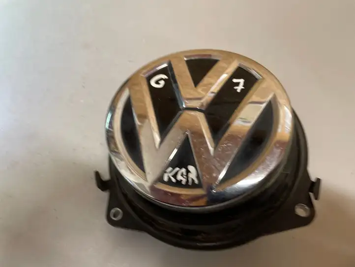 Volkswagen Golf VII (2013 - 2019) 5G6827469F Ручка крышки багажника — фото 1