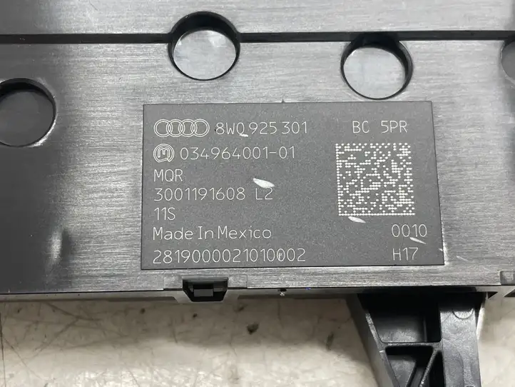 Audi A4 S4 B9 8W (2019 - ) 8W0925301 Кнопка ESP — фото 3