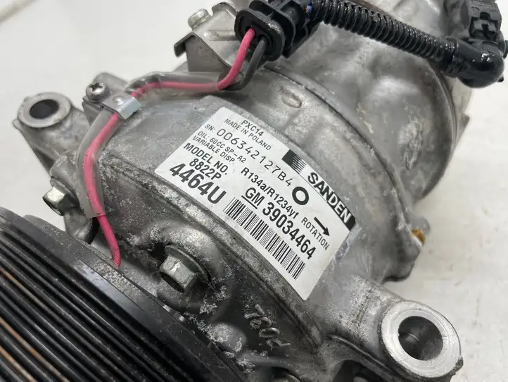 Opel Astra K (2015 - 2020) 39034464 Компрессор (насос) кондиционера воздуха — фото 3