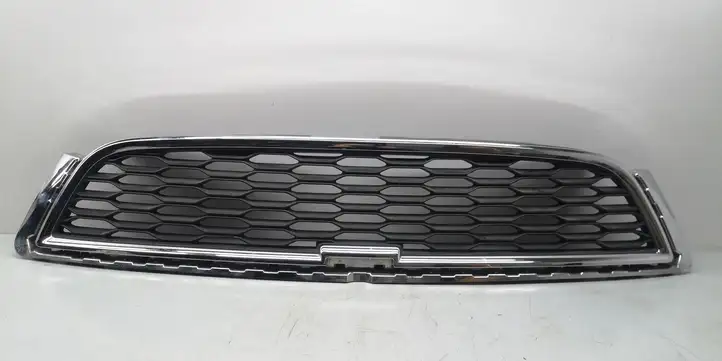 Chevrolet Captiva (2011 - 2013) 95136397 Верхняя решетка радиатора — фото 1