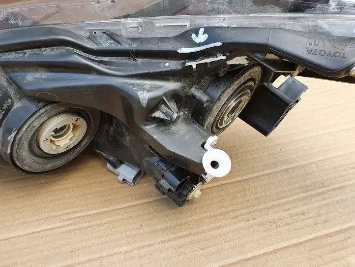 Toyota Corolla E160 E170 (2013 - ) 8113002E7100 Передняя фара — фото 4