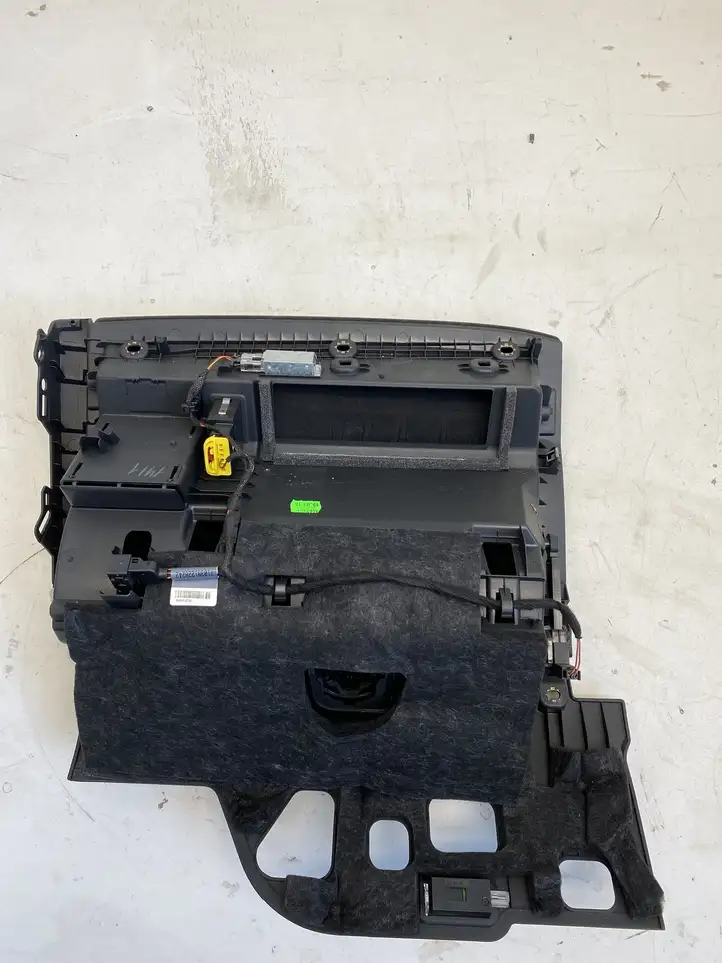Audi A4 S4 B9 (2015 - 2019) 8W1857035B Бардачок в сборе — фото 3