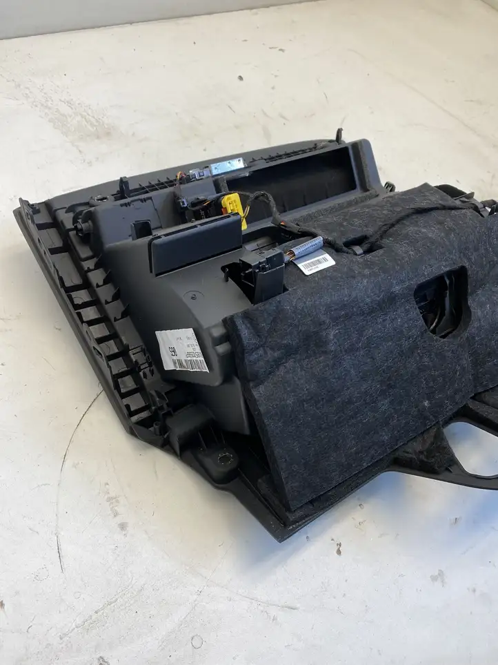 Audi A4 S4 B9 (2015 - 2019) 8W1857035B Бардачок в сборе — фото 4