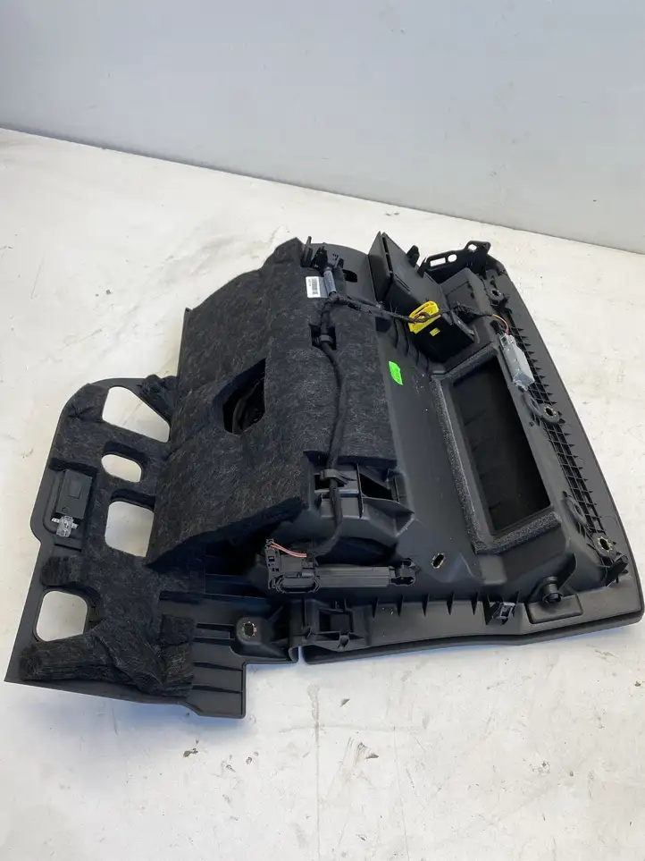 Audi A4 S4 B9 (2015 - 2019) 8W1857035B Бардачок в сборе — фото 5