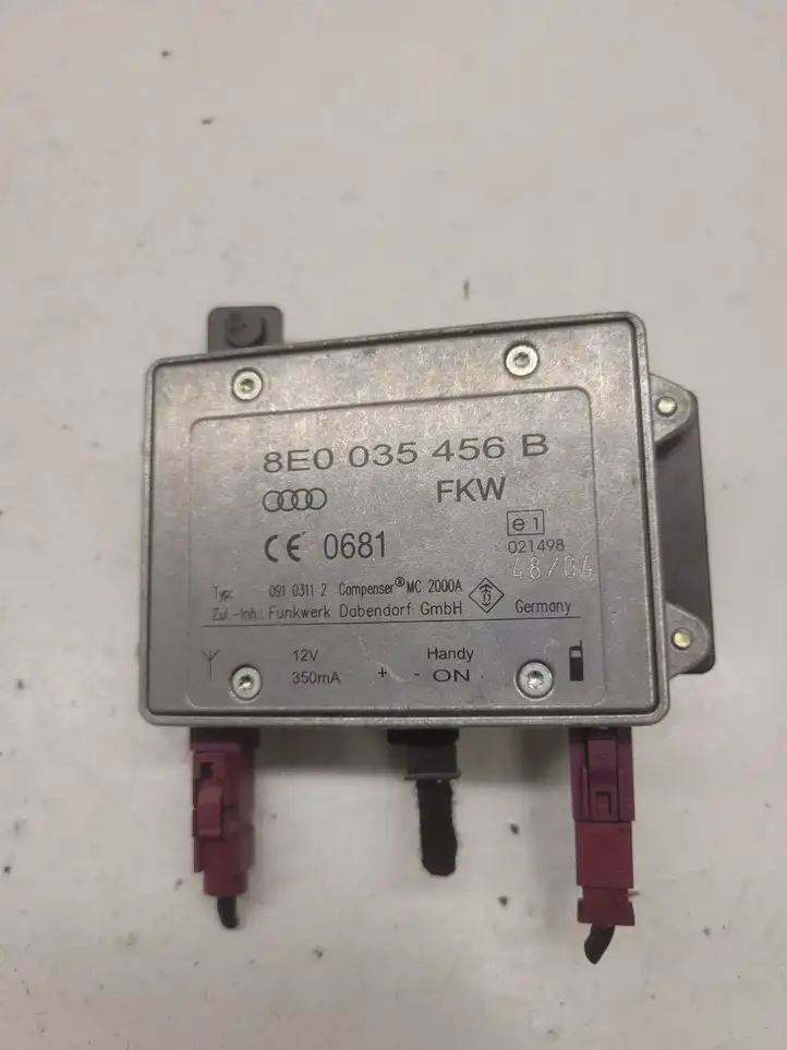 Audi A4 S4 B7 8E 8H (2004 - 2009) 8E0035456B Усилитель антенны — фото 1