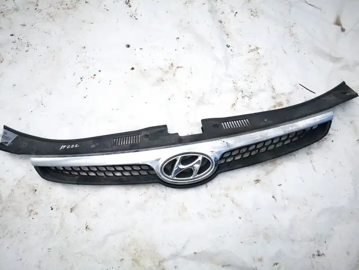 Toyota Yaris (2005 - 2009) 863512r000 Передняя решетка — фото 1