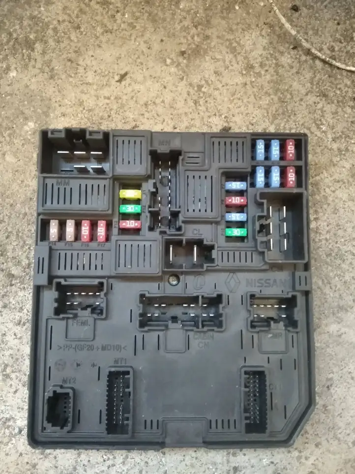 Renault Kadjar (2015 - 2018) 284B69501R Блок предохранителей (комплект) — фото 1