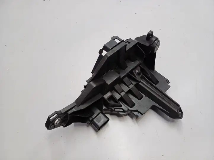 Mercedes-Benz E W238 (2017 - )  A2135400750 Узел подключения плюсовых проводов