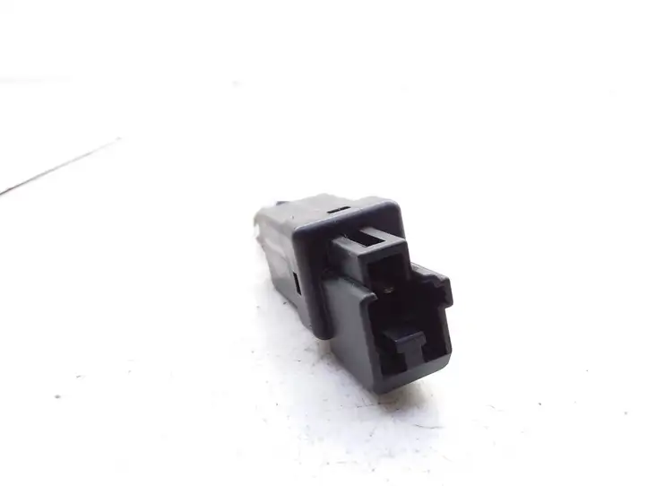 Mazda 6. (2005 - 2007)  1080 Датчик тормозной педали