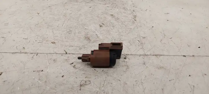 Audi A4 S4 B6 8E 8H (2000 - 2006) 3B0945511 Датчик педали тормоза — фото 2