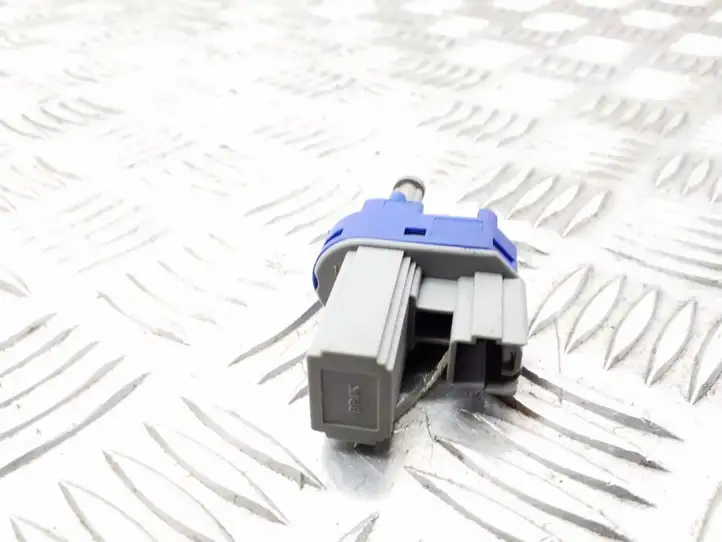 Mazda 6. (2005 - 2007)   Датчик педали сцепления