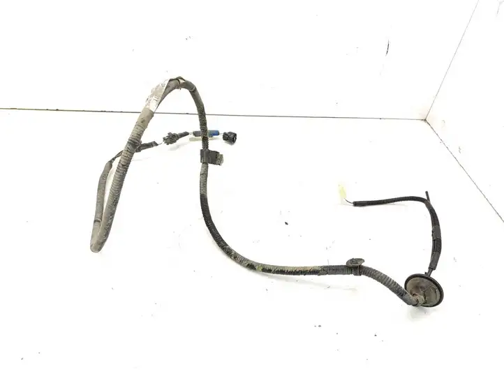 Toyota RAV 4 (XA30) (2006 - 2016)  821690R010 Другой проводник