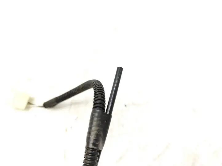 Toyota RAV 4 (XA30) (2006 - 2016)  821690R010 Другой проводник