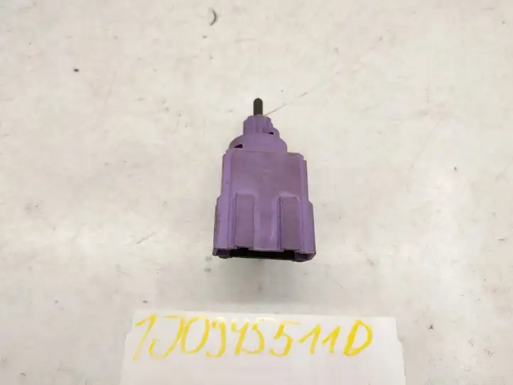 Volkswagen Bora (1998 - 2005)   Датчик тормозной педали