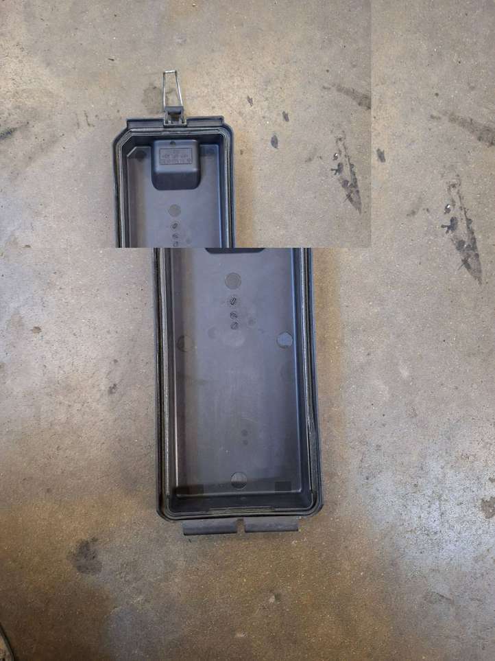 Mercedes-Benz ML W164 (2005 - 2011)  1645400182 Крышка ящика предохранителей