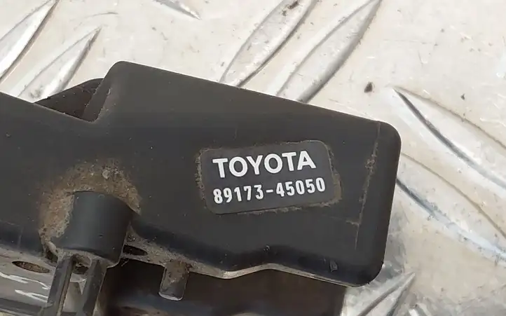 Toyota RAV 4 (XA20) (2000 - 2005) 8917345050 Датчик удара SRS — фото 3